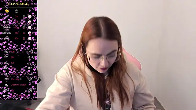 Snapshot of maryluna95 chatting on 4, 3, 2025 maryluna95 online show from 4, 3, 2025