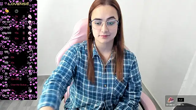 Snapshot of maryluna95 chatting on 5, 3, 2025 maryluna95 online show from 5, 3, 2025