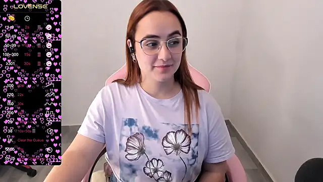 Snapshot of maryluna95 chatting on 6, 3, 2025 maryluna95 online show from 6, 3, 2025