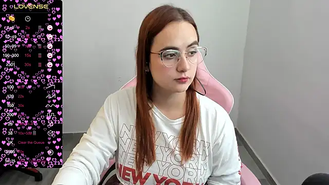 Snapshot of maryluna95 chatting on 6, 3, 2025 maryluna95 online show from 6, 3, 2025