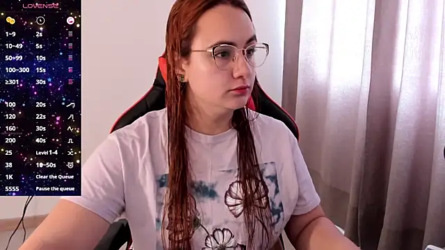 Snapshot of maryluna95 chatting on 7, 10, 2025 maryluna95 online show from 7, 10, 2025