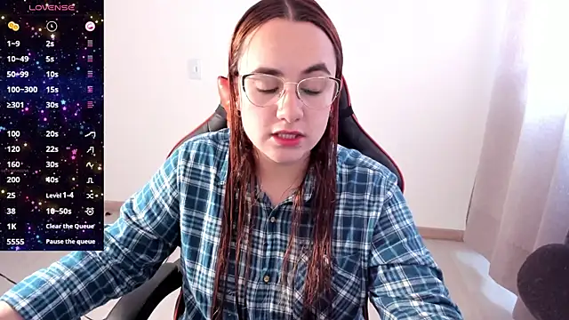 Snapshot of maryluna95 chatting on 21, 10, 2025 maryluna95 online show from 21, 10, 2025