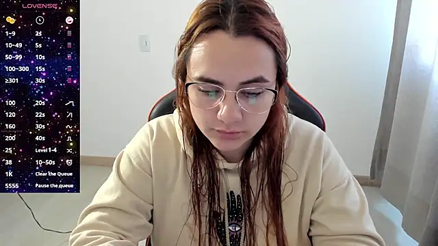 Snapshot of maryluna95 chatting on 4, 11, 2025 maryluna95 online show from 4, 11, 2025