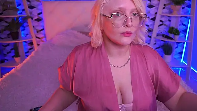 CoolTatis online show from 5, 4, 2026