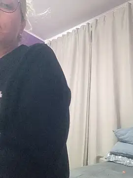 Snapshot of BritneyHudson chatting on 26, 9, 2025 BritneyHudson online show from 26, 9, 2025