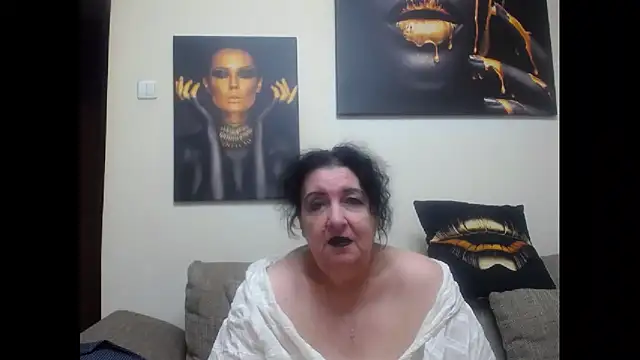 Snapshot of maturekorine chatting on 24, 4, 2026 maturekorine online show from 24, 4, 2026
