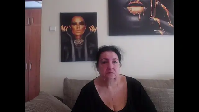 Snapshot of maturekorine chatting on 26, 4, 2026 maturekorine online show from 26, 4, 2026