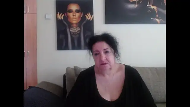 Snapshot of maturekorine chatting on 28, 4, 2026 maturekorine online show from 28, 4, 2026
