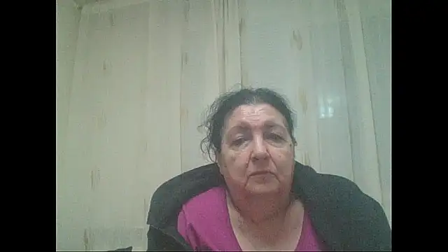 Snapshot of maturekorine chatting on 4, 5, 2026 maturekorine online show from 4, 5, 2026