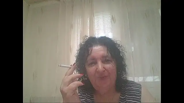 Snapshot of maturekorine chatting on 17, 5, 2026 maturekorine online show from 17, 5, 2026