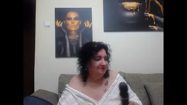 Snapshot of maturekorine chatting on 27, 5, 2026 maturekorine online show from 27, 5, 2026