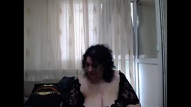 Snapshot of maturekorine chatting on 13, 7, 2026 maturekorine online show from 13, 7, 2026