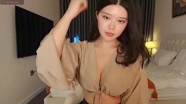 tenderlybaee online show from 19, 4, 2026