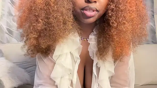 Snapshot of Chocolate_queen2 chatting on 4, 5, 2026 Chocolate queen2 online show from 4, 5, 2026
