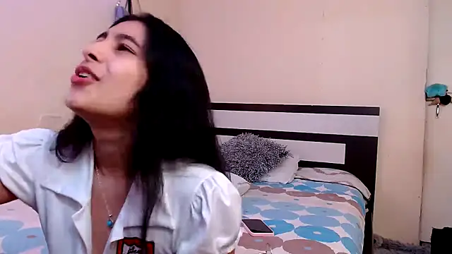 Snapshot of chika_hellar chatting on 20, 10, 2025 chika hellar online show from 20, 10, 2025