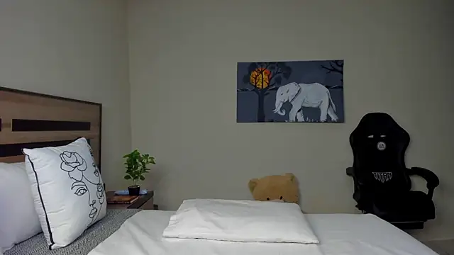 Renee-18 online show from 8, 2, 2026