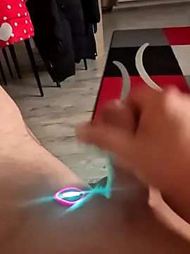 Szeltolo001 online show from 31, 3, 2026