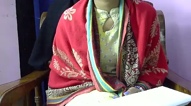 Snapshot of momo_lov chatting on 7, 1, 2025 momo lov online show from 7, 1, 2025