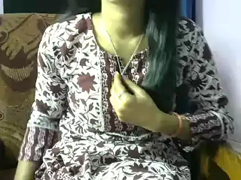 Snapshot of momo_lov chatting on 23, 1, 2025 momo lov online show from 23, 1, 2025