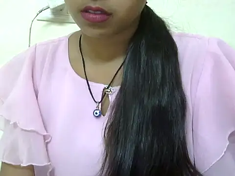 Snapshot of momo_lov chatting on 11, 10, 2025 momo lov online show from 11, 10, 2025
