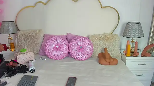 CahitlinBell online show from 22, 10, 2025