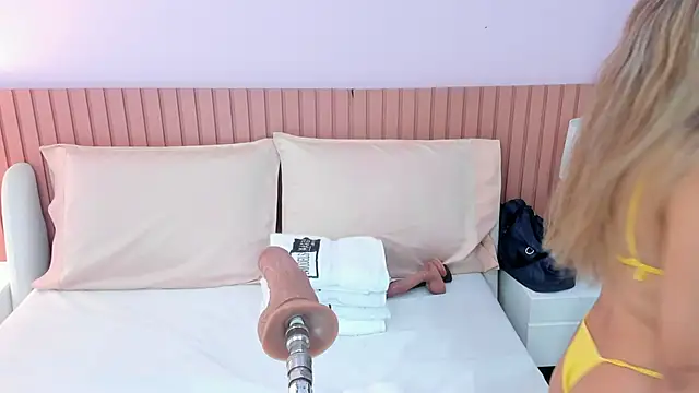 Snapshot of katia_expensive chatting on 14, 10, 2025 katia expensive online show from 14, 10, 2025