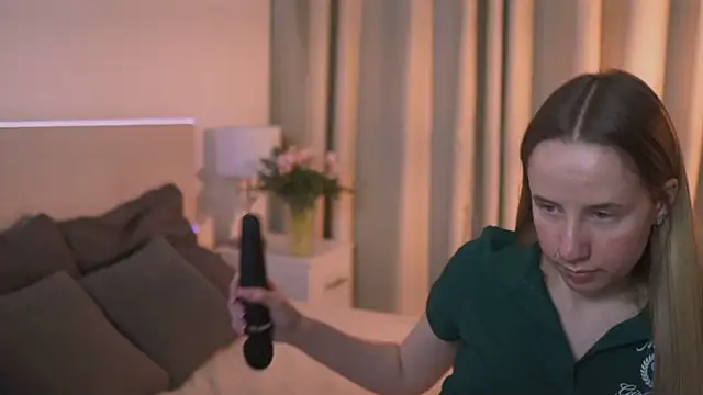 Cassie Kelman online show from 5, 3, 2025