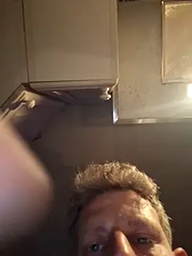 Snapshot of Jonjon3669 chatting on 4, 6, 2026 Jonjon3669 online show from 4, 6, 2026