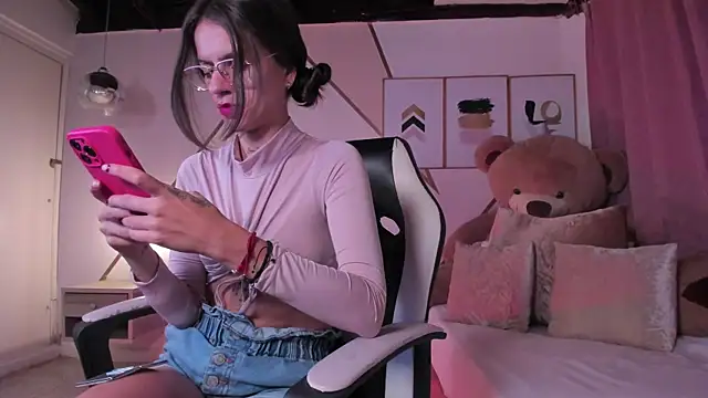 Snapshot of maye_wells chatting on 13, 2, 2025 maye wells online show from 13, 2, 2025