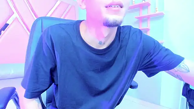 Snapshot of kendalltaylorr chatting on 9, 2, 2025 kendalltaylorr online show from 9, 2, 2025