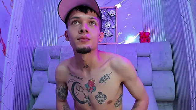 Snapshot of kendalltaylorr chatting on 22, 2, 2025 kendalltaylorr online show from 22, 2, 2025