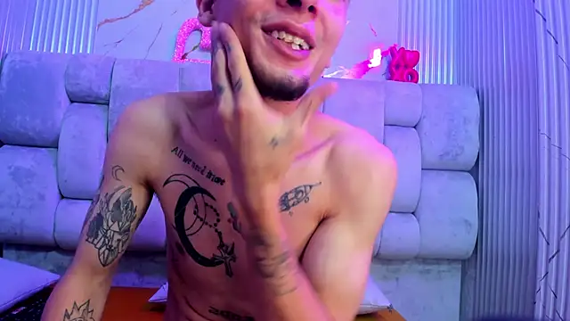 Snapshot of kendalltaylorr chatting on 22, 2, 2025 kendalltaylorr online show from 22, 2, 2025