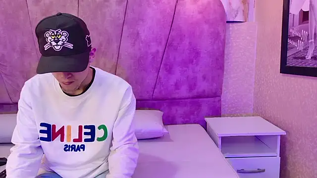 Snapshot of kendalltaylorr chatting on 23, 10, 2025 kendalltaylorr online show from 23, 10, 2025