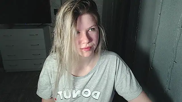 Snapshot of MelissaXKinky chatting on 8, 2, 2025 MelissaXKinky online show from 8, 2, 2025