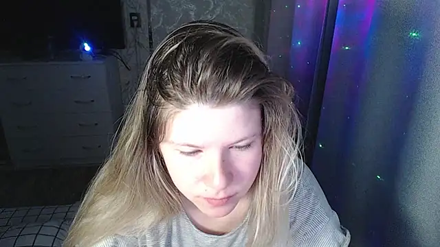Snapshot of MelissaXKinky chatting on 5, 3, 2025 MelissaXKinky online show from 5, 3, 2025