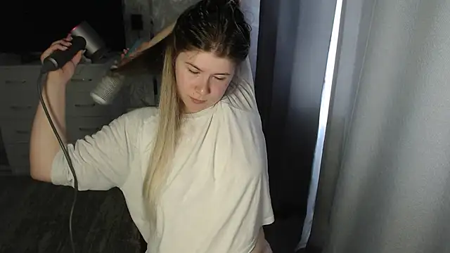 Snapshot of MelissaXKinky chatting on 18, 3, 2025 MelissaXKinky online show from 18, 3, 2025