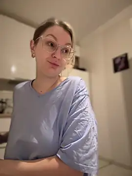 Teya moon  online show from 21, 2, 2025