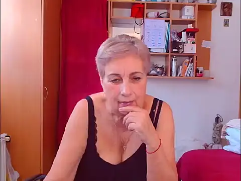 Snapshot of Victoria5643 chatting on 14, 10, 2025 Victoria5643 online show from 14, 10, 2025