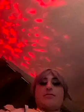 Snapshot of xLilWunx chatting on 14, 10, 2025 xLilWunx online show from 14, 10, 2025