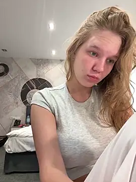 Snapshot of Ketitull chatting on 17, 9, 2025 Ketitull online show from 17, 9, 2025