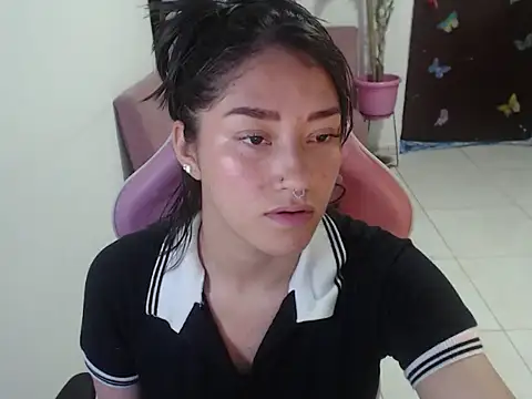 Snapshot of littleangel1_m chatting on 12, 7, 2026 littleangel1 m online show from 12, 7, 2026