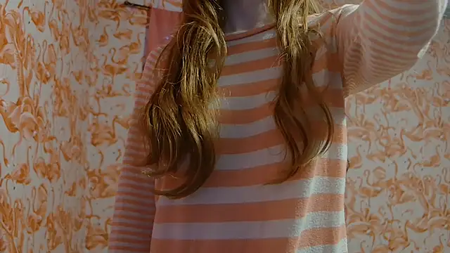 strawberrysmoothie online show from 27, 10, 2025