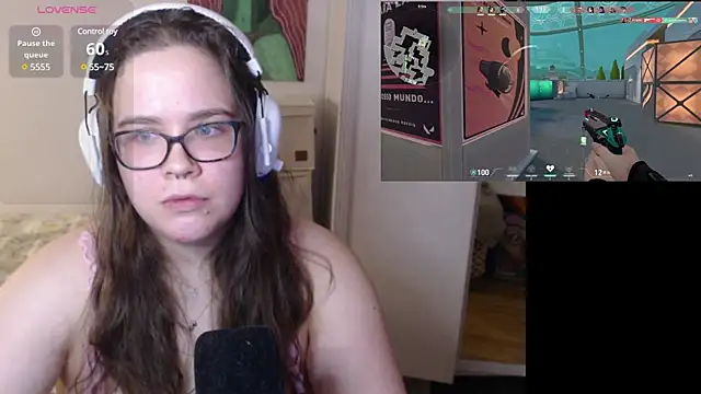 Snapshot of playvalorantwithmenow chatting on 26, 12, 2024 playvalorantwithmenow online show from 26, 12, 2024