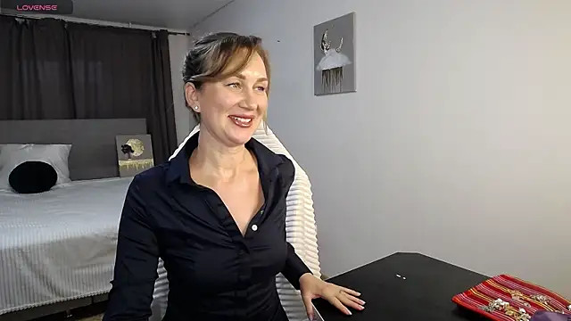 Snapshot of Vanessa_Nowak chatting on 3, 5, 2026 Vanessa Nowak online show from 3, 5, 2026