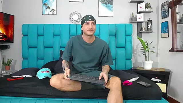 Leon hot X online show from 30, 1, 2025