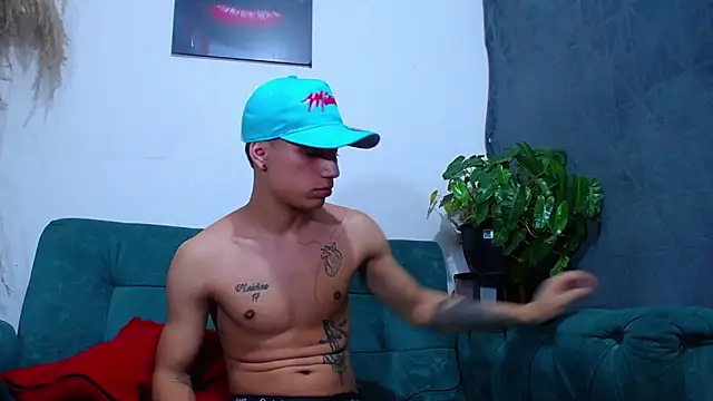 Leon hot X online show from 7, 2, 2025