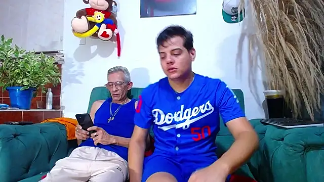 Leon hot X online show from 22, 2, 2025