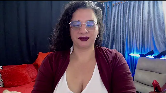 Snapshot of Aleja_Gonzales chatting on 15, 7, 2026 Aleja Gonzales online show from 15, 7, 2026