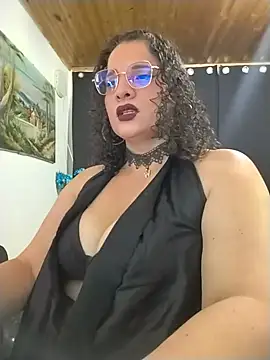 Snapshot of Aleja_Gonzales chatting on 5, 8, 2026 Aleja Gonzales online show from 5, 8, 2026