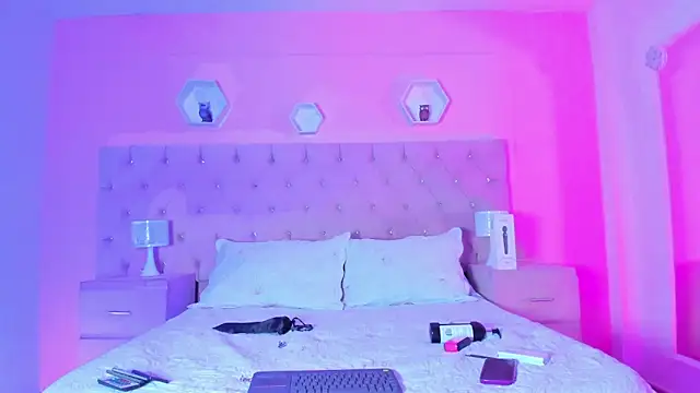 Agathaargent  online show from 29, 12, 2024